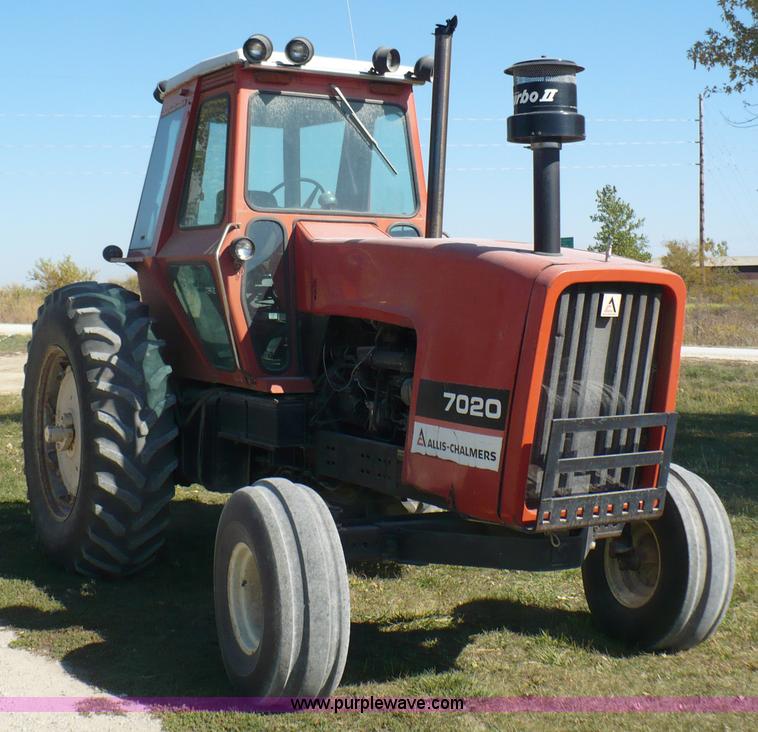 image for item B6008 1978 Allis Chalmers 7020 tractor