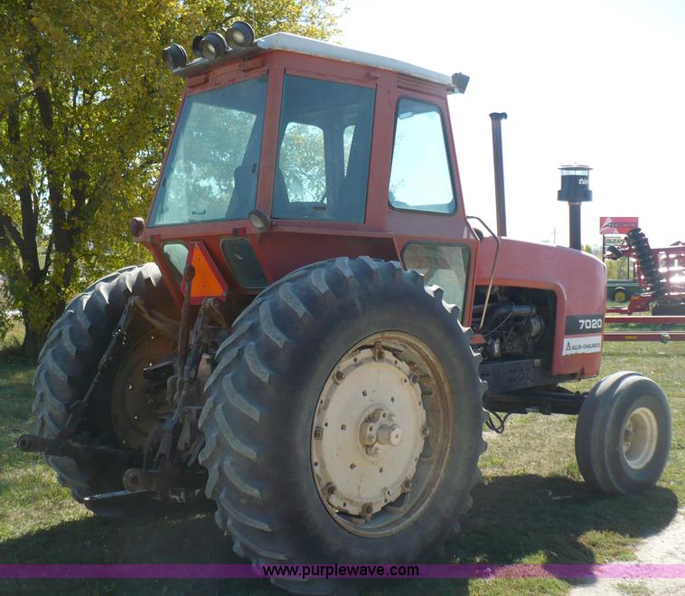 image for item B6008 1978 Allis Chalmers 7020 tractor