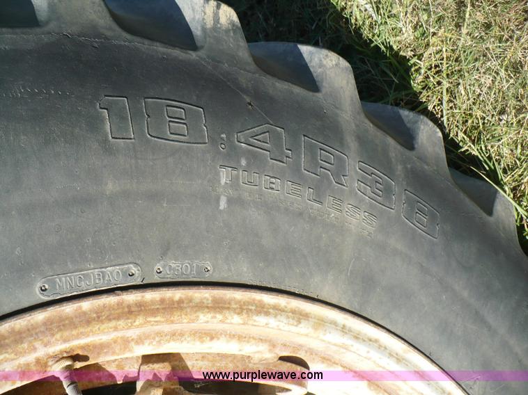 image for item B6008 1978 Allis Chalmers 7020 tractor