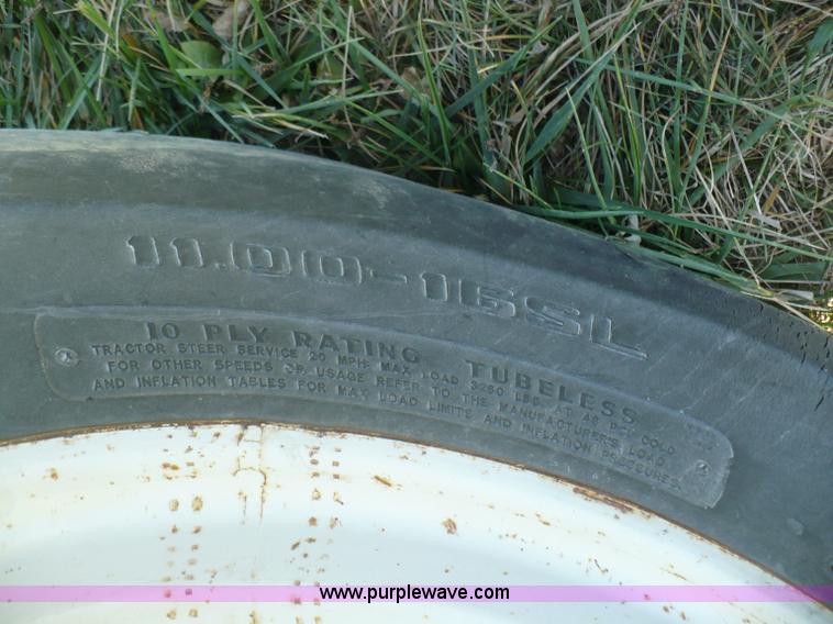 image for item B6008 1978 Allis Chalmers 7020 tractor