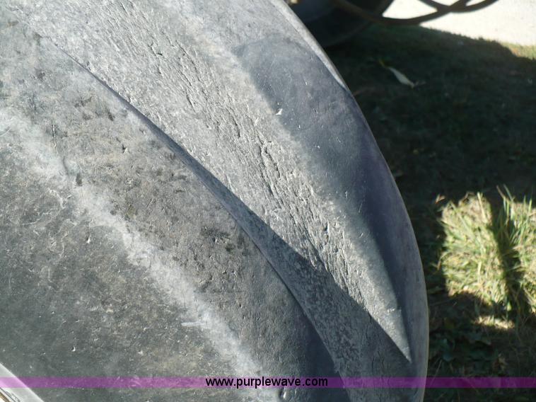 image for item B6008 1978 Allis Chalmers 7020 tractor