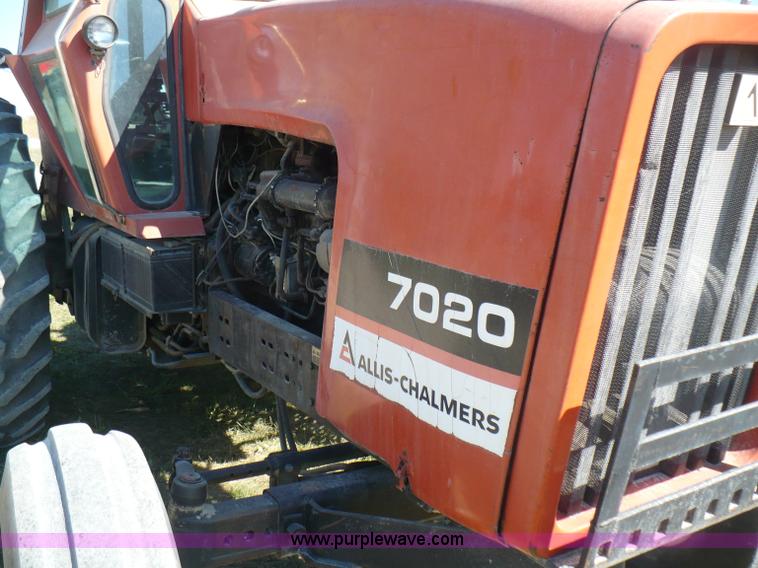 image for item B6008 1978 Allis Chalmers 7020 tractor