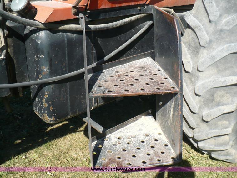 image for item B6008 1978 Allis Chalmers 7020 tractor