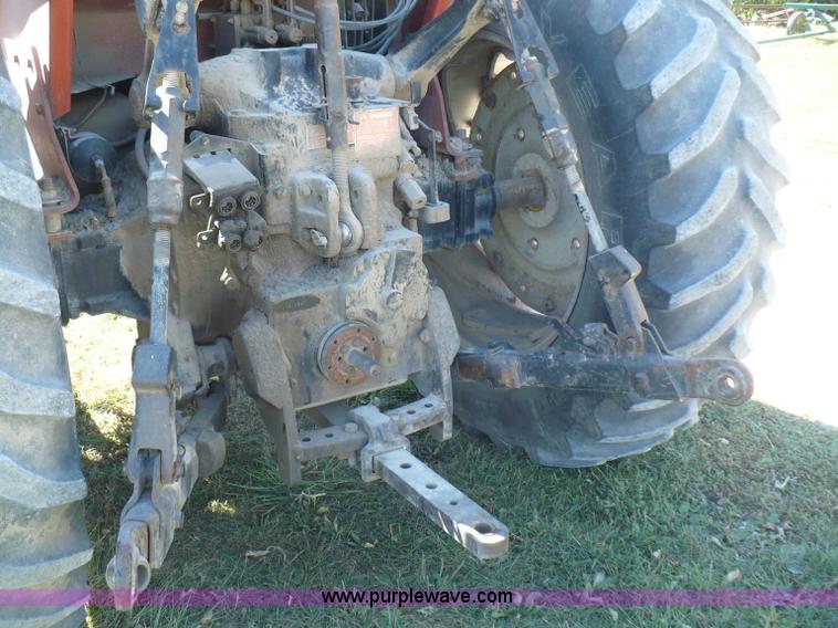 image for item B6008 1978 Allis Chalmers 7020 tractor