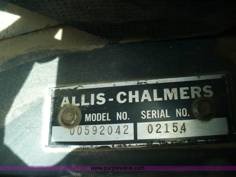 image for item B6008 1978 Allis Chalmers 7020 tractor