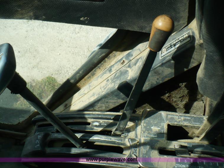 image for item B6008 1978 Allis Chalmers 7020 tractor