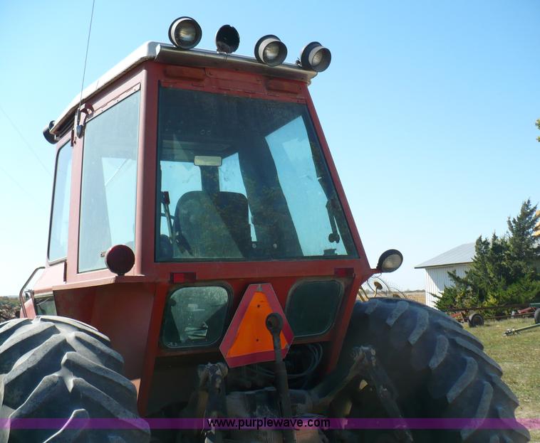 image for item B6008 1978 Allis Chalmers 7020 tractor