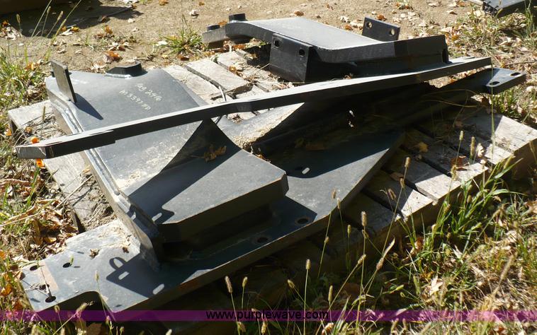 image for item B6010 Buhler 2795HD tractor loader