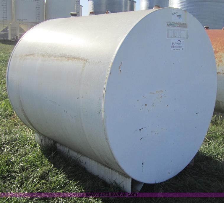 image for item C5023 1,000 gallon steel fuel tank