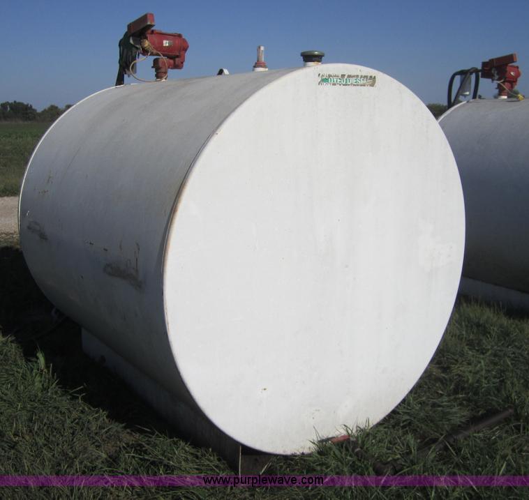 image for item C5024 1,000 gallon steel fuel tank