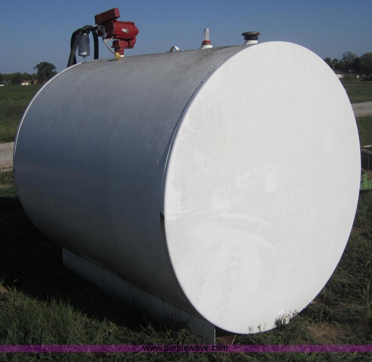 image for item C5025 1,000 gallon steel fuel tank