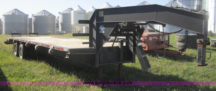 image for item C5029 1999 Texas Bragg 30' flatbed trailer