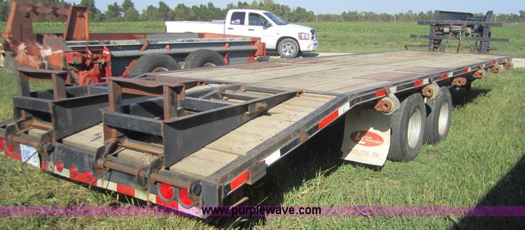 image for item C5029 1999 Texas Bragg 30' flatbed trailer