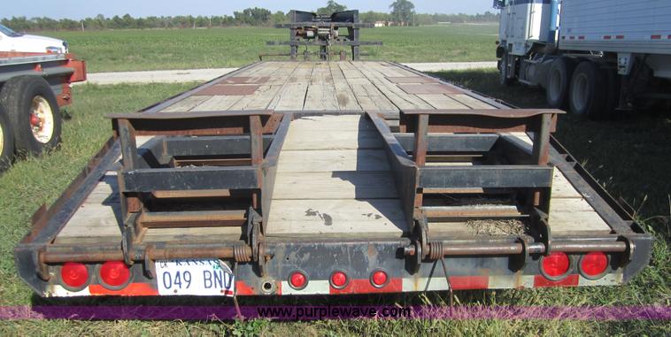 image for item C5029 1999 Texas Bragg 30' flatbed trailer