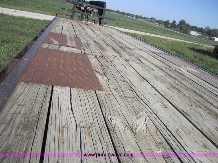 image for item C5029 1999 Texas Bragg 30' flatbed trailer