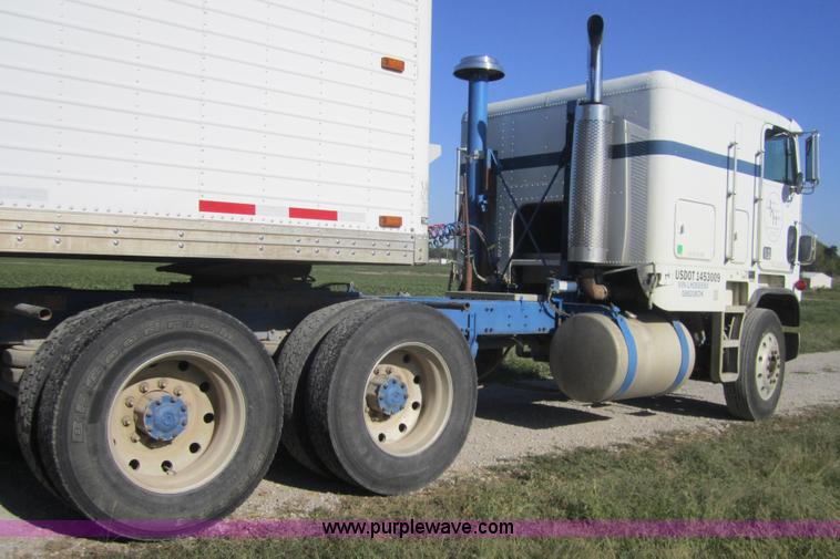 image for item C5031 1989 Freightliner FLA semi truck