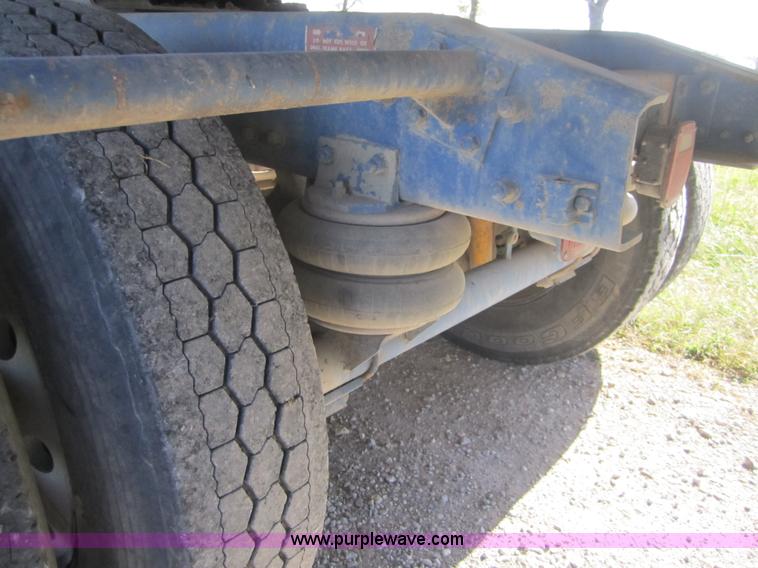 image for item C5031 1989 Freightliner FLA semi truck