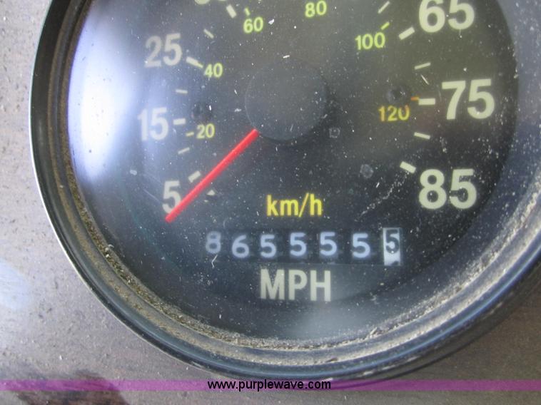 image for item C5031 1989 Freightliner FLA semi truck