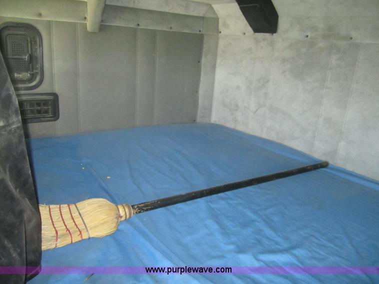 image for item C5031 1989 Freightliner FLA semi truck