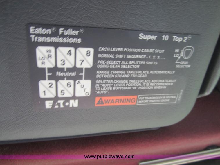 image for item C5032 1999 Volvo VNL 64T semi truck