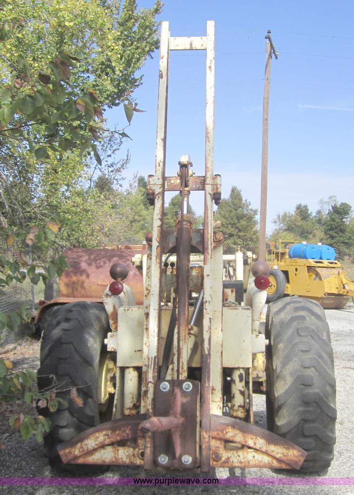 image for item C5066 Allis Chalmers I600 tractor