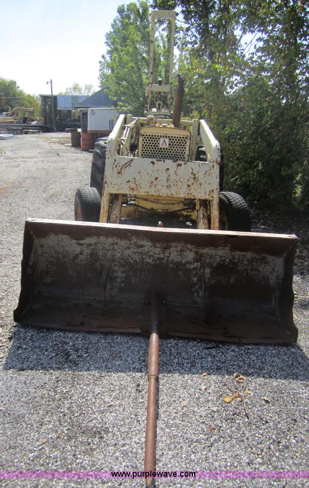 image for item C5066 Allis Chalmers I600 tractor