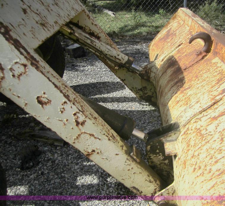 image for item C5066 Allis Chalmers I600 tractor