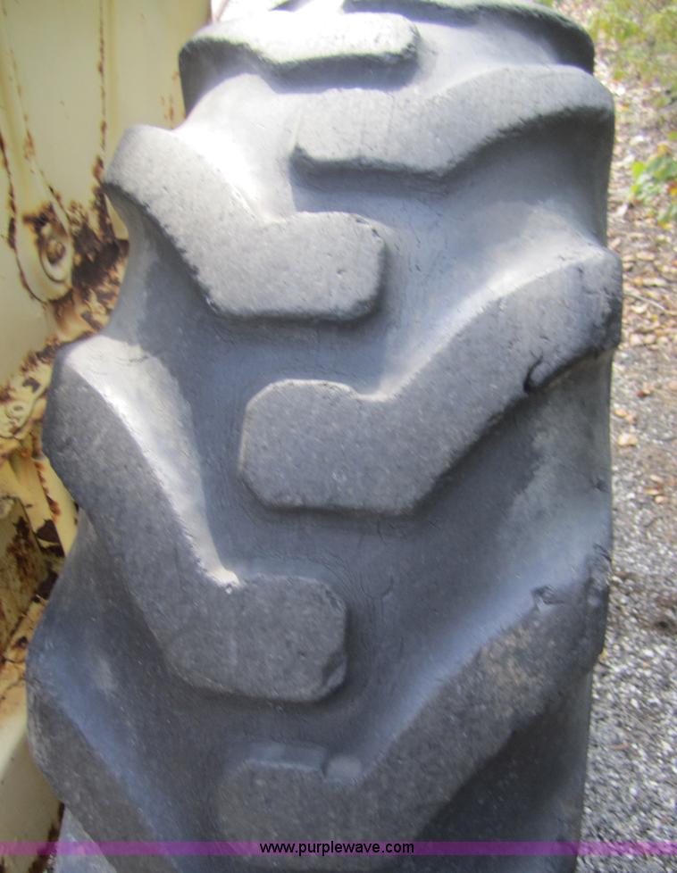 image for item C5066 Allis Chalmers I600 tractor