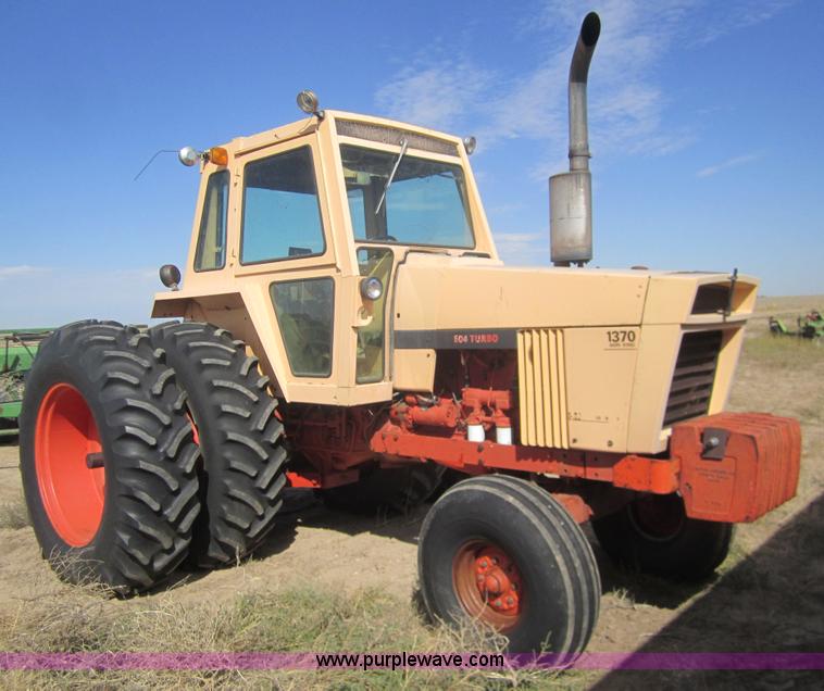 image for item C9858 1974 Case 1370 tractor