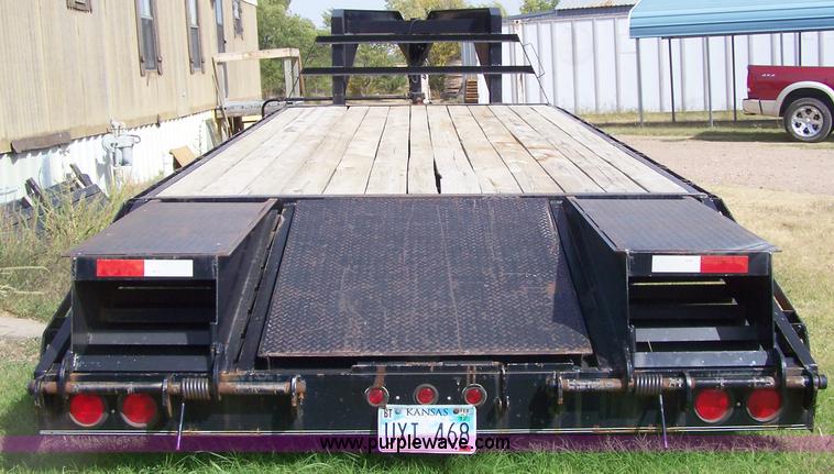 image for item D8529 2002 Diamond Trailers 25' x 8' goose neck trailer