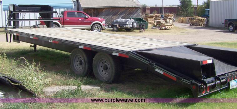 image for item D8529 2002 Diamond Trailers 25' x 8' goose neck trailer