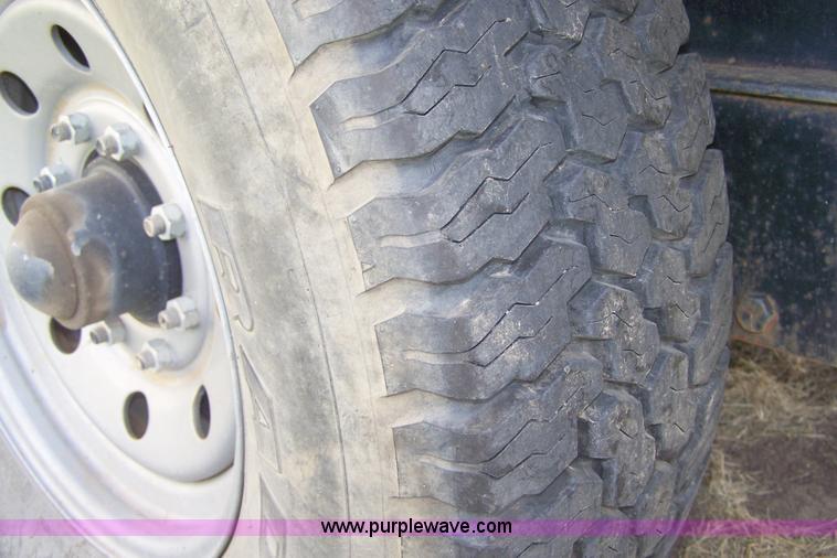 image for item D8529 2002 Diamond Trailers 25' x 8' goose neck trailer