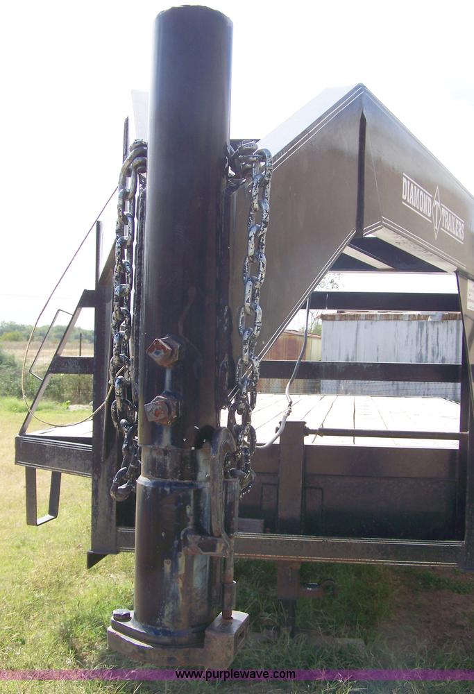 image for item D8529 2002 Diamond Trailers 25' x 8' goose neck trailer