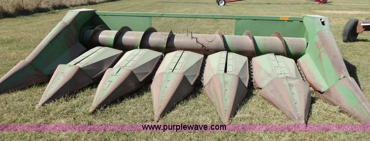 image for item F9388 John Deere 653A six row crop head