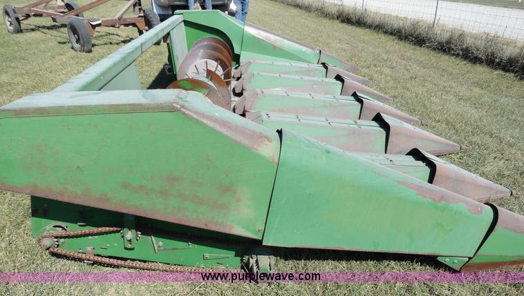 image for item F9388 John Deere 653A six row crop head