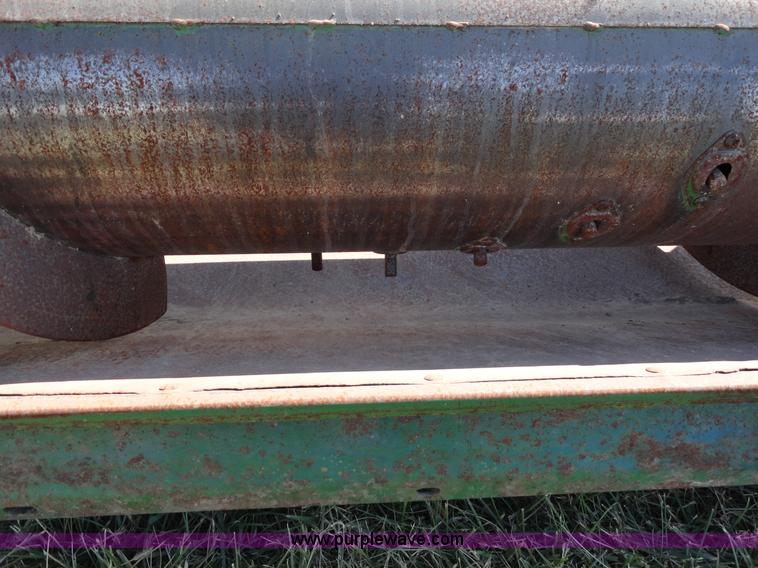 image for item F9388 John Deere 653A six row crop head