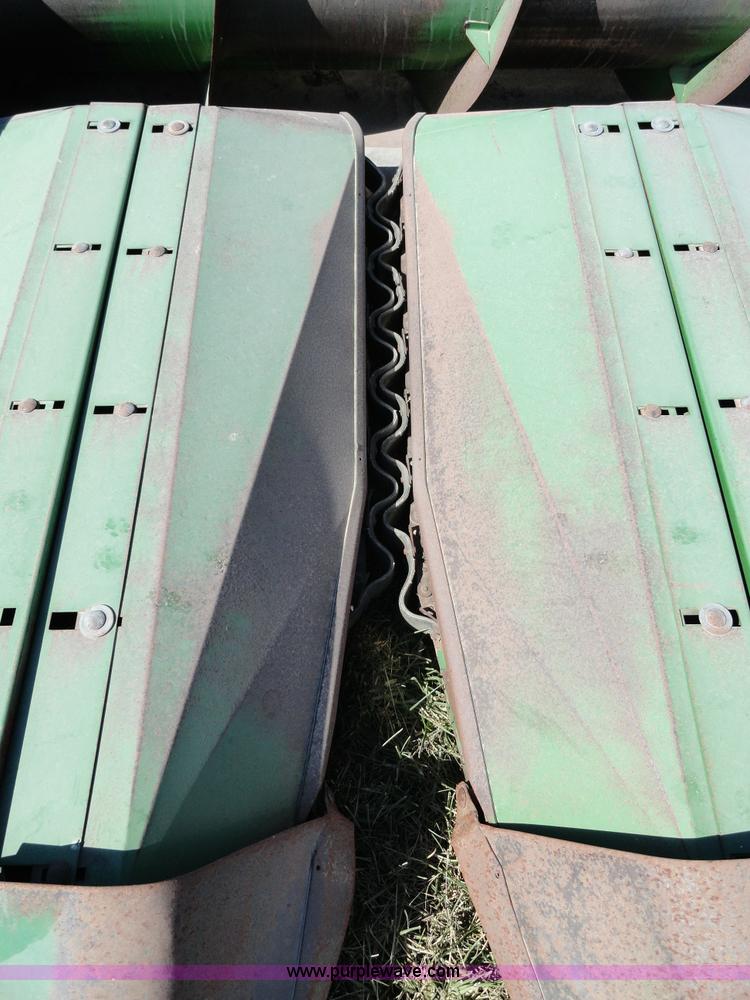 image for item F9388 John Deere 653A six row crop head