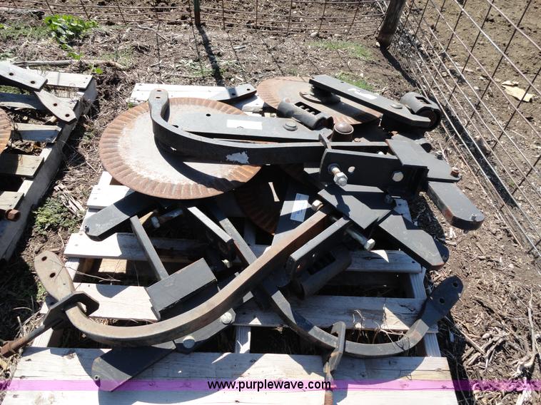 image for item F9390 (13) Blu-Jet anhydrous ammonia shanks and openers