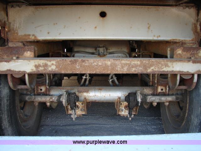 image for item A1486 1986 Trailmobile 45' semi trailer