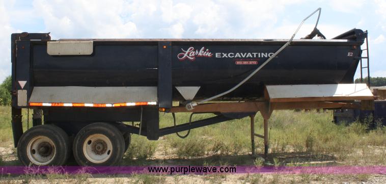 image for item A2316 1999 Western 26' end dump trailer