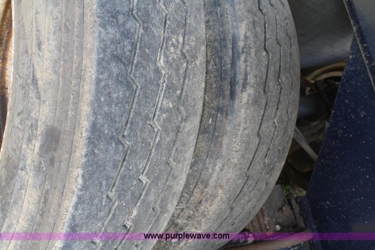 image for item A2316 1999 Western 26' end dump trailer