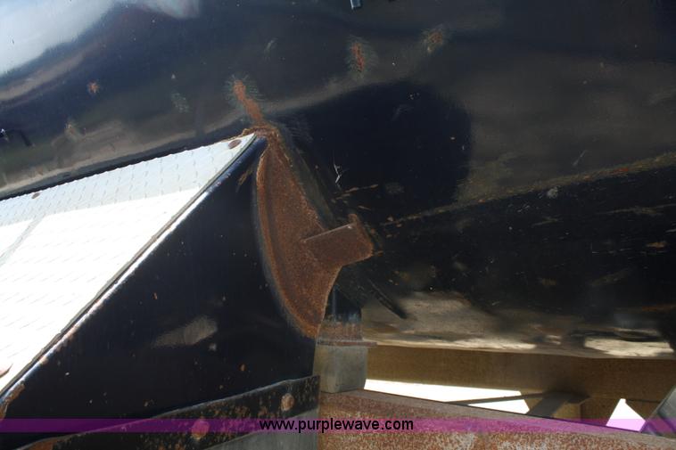 image for item A2316 1999 Western 26' end dump trailer