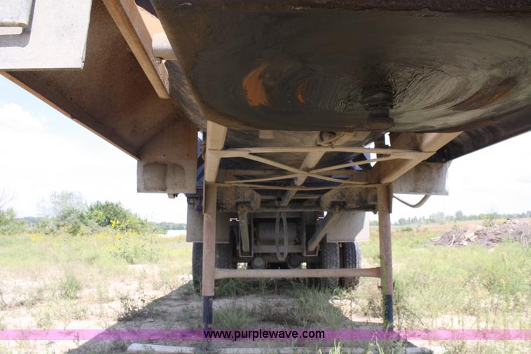 image for item A2316 1999 Western 26' end dump trailer