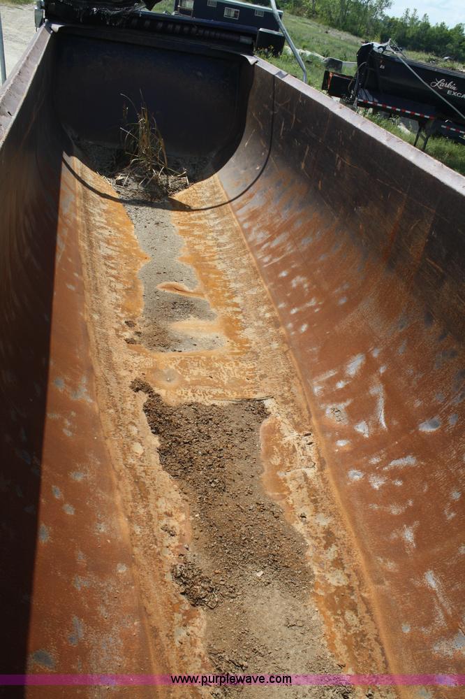 image for item A2316 1999 Western 26' end dump trailer