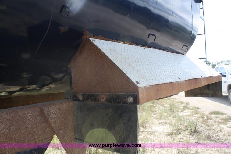 image for item A2316 1999 Western 26' end dump trailer