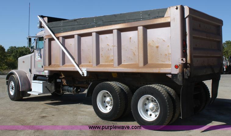 image for item A2459 2000 Peterbilt 378 dump truck