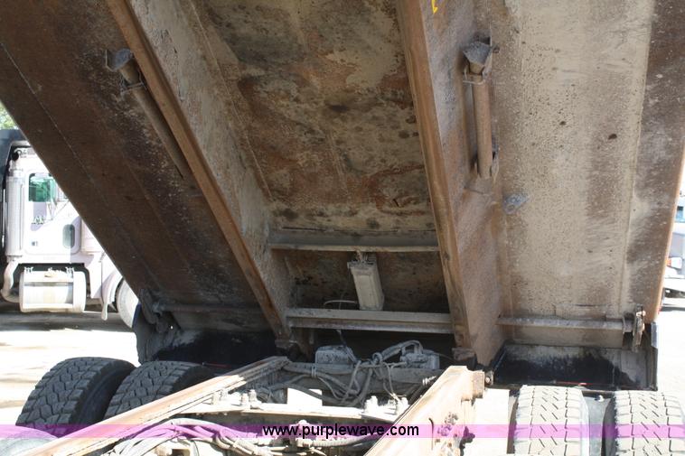image for item A2459 2000 Peterbilt 378 dump truck