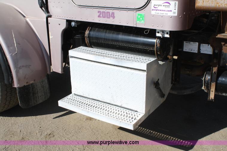 image for item A2459 2000 Peterbilt 378 dump truck