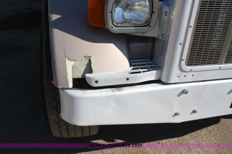 image for item A2459 2000 Peterbilt 378 dump truck