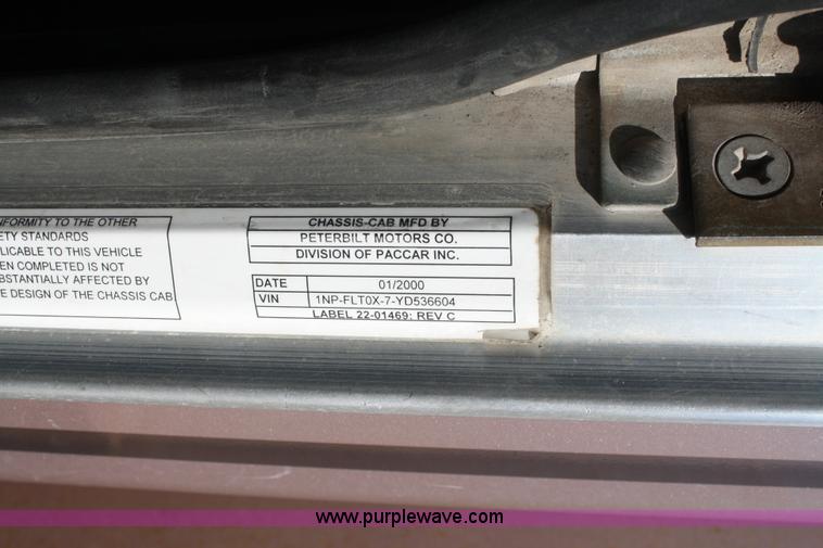 image for item A2459 2000 Peterbilt 378 dump truck